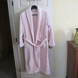 Royal Velvet Plush Pink Bathrobe